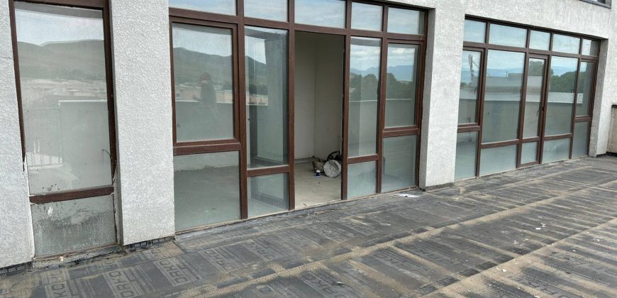 იყიდება 3 ოთახიანი ბინა ქ. გორის ცენტრში