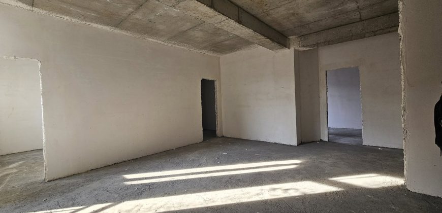 იყიდება 4 ოთახიანი ბინა გორში, ჭალის დასახლებაში