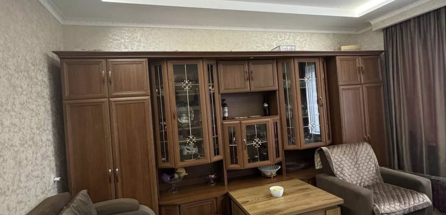 იყიდება 2 ოთახნახევიანი ბინა გორში, კომბინატის დასახლებაში