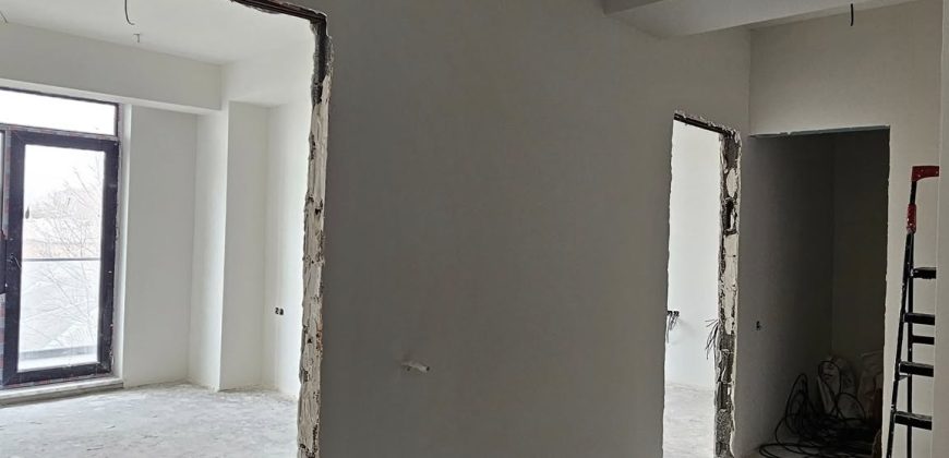 იყიდება 3 ოთახიანი ბინა გორში, კომბინატის დასახლებაში