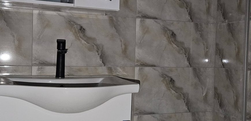 იყიდება 2 ოთახიანი ბინა გორში, ჭალის დასახლებაში