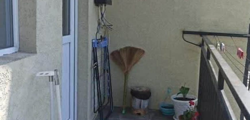 იყიდება 2 ოთახიანი ბინა გორში, კომბინატის დასახლებაში