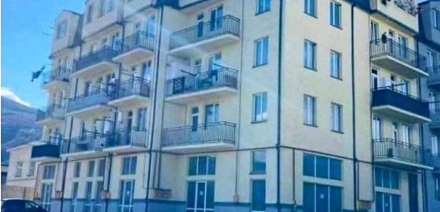 იყიდება 2 ოთახიანი ბინა გორში, კომბინატის დასახლებაში