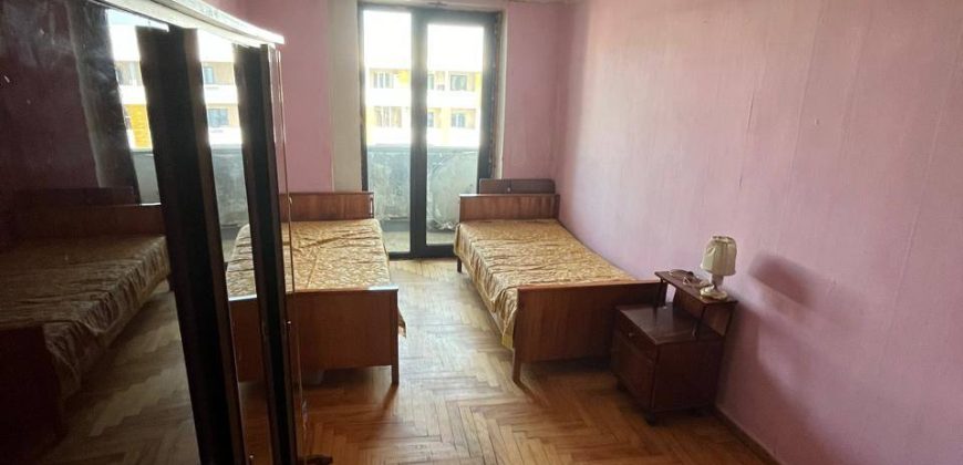 იყიდება 2 ოთახიანი ბინა გორში, სტალინის გამზირზე