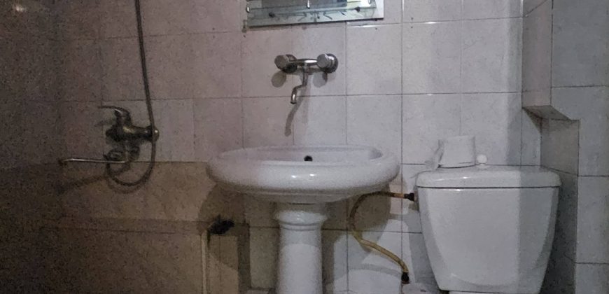 იყიდება 5 ოთახიანი ბინა კომერცოული ფართით გორში, კომბინატის დასახლებაში