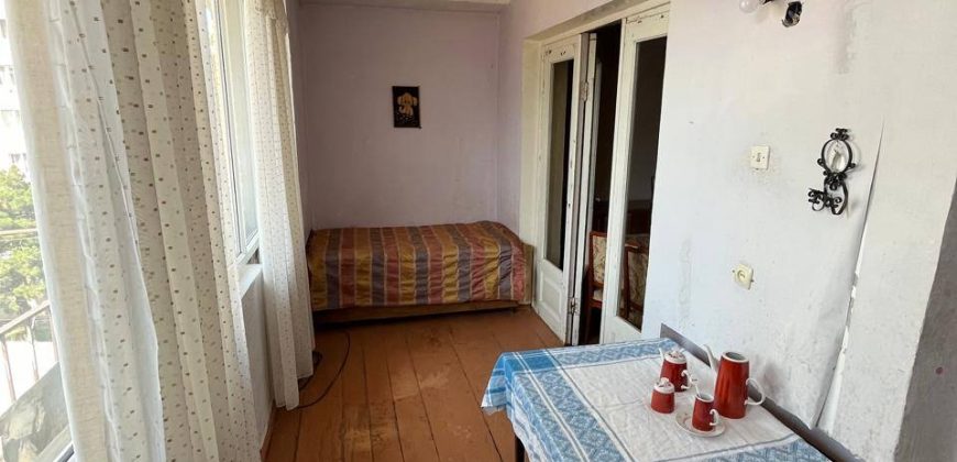 იყიდება 2 ოთახიანი ბინა გორში, სტალინის გამზირზე