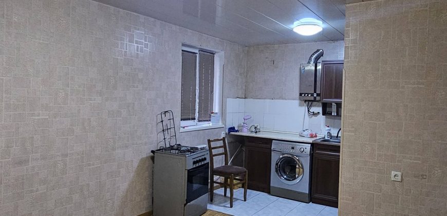 იყიდება 5 ოთახიანი ბინა კომერცოული ფართით გორში, კომბინატის დასახლებაში