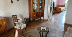 იყიდება 2 ოთახიანი ბინა გორში, სტალინის გამზირზე