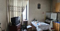 იყიდება 2 ოთახნახევრიანი ბინა გორში, სტალინის გამზირზე