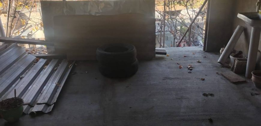 იყიდება 2 სართულიანი სახლი გორში, წმინდა წყლის დასახლებაში