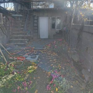 იყიდება 2 სართულიანი სახლი გორში, წმინდა წყლის დასახლებაში