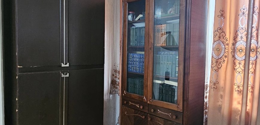 იყიდება 2 ოთახნახევრიანი ბინა გორში, სტალინის გამზირზე