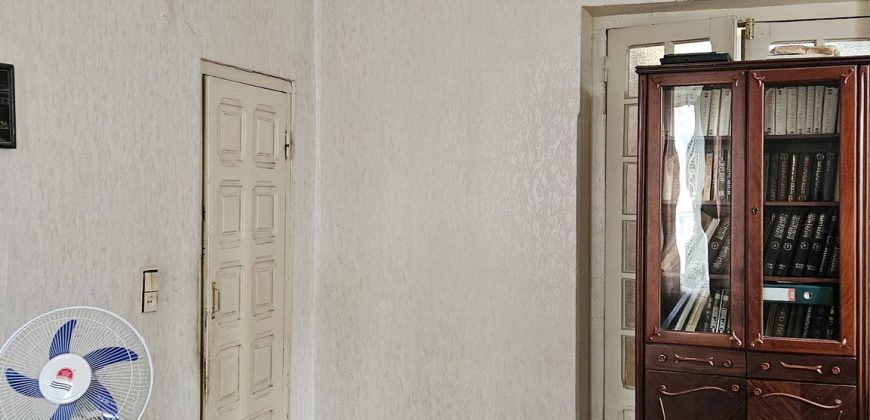 იყიდება 2 ოთახნახევრიანი ბინა გორში, სტალინის გამზირზე