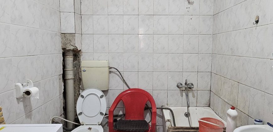 იყიდება 2 ოთახნახევრიანი ბინა გორში, სტალინის გამზირზე