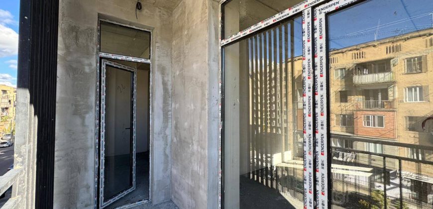 იყიდება 4 ოთახიანი ბინა გორში, ჭალის დასახლებაში