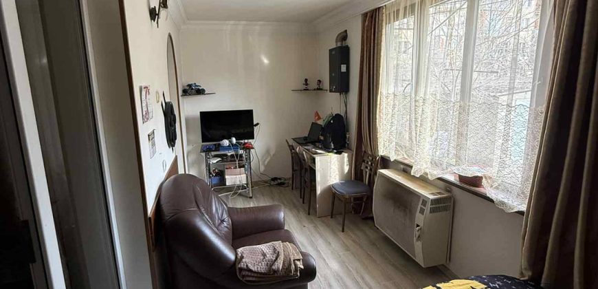 იყიდება 2 ოთახიანი ბინა გორში, კომბინატის დასახლებაში