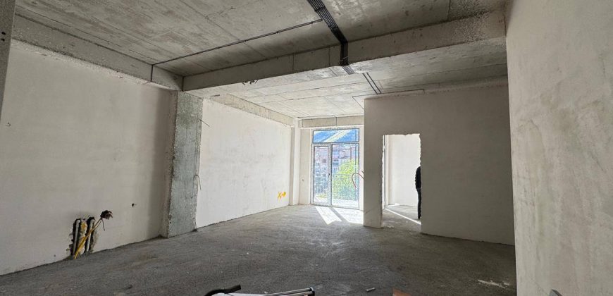 იყიდება 4 ოთახიანი ბინა გორში, ჭალის დასახლებაში