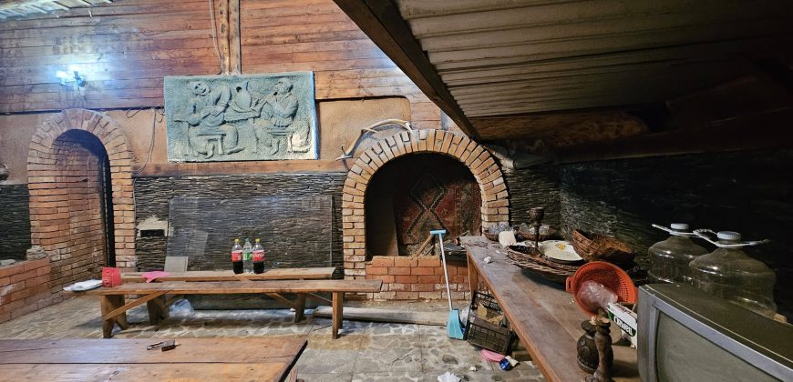 იყიდება 2 ოთახნახევრიანი ბინა გორში, სტალინის გამზირზე