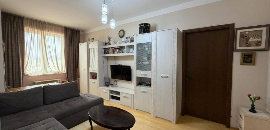 იყიდება 2 ოთახიანი ბინა გორში, კომბინატის დასახლებაში