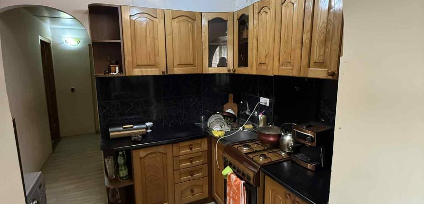 იყიდება 2 ოთახიანი ბინა გორში, კომბინატის დასახლებაში