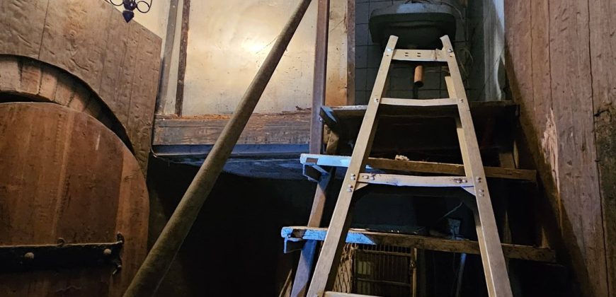 იყიდება 2 ოთახნახევრიანი ბინა გორში, სტალინის გამზირზე