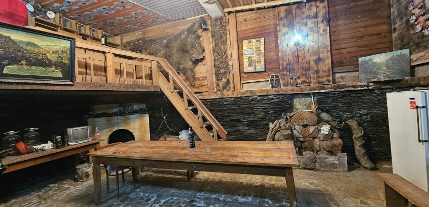 იყიდება 2 ოთახნახევრიანი ბინა გორში, სტალინის გამზირზე