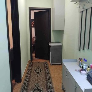 იყიდება 2 ოთახიანი ბინა ქარელში