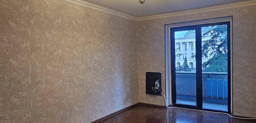 ქირავდება 1 ოთახიანი ბინა გორში, სტალინის გამზირზე