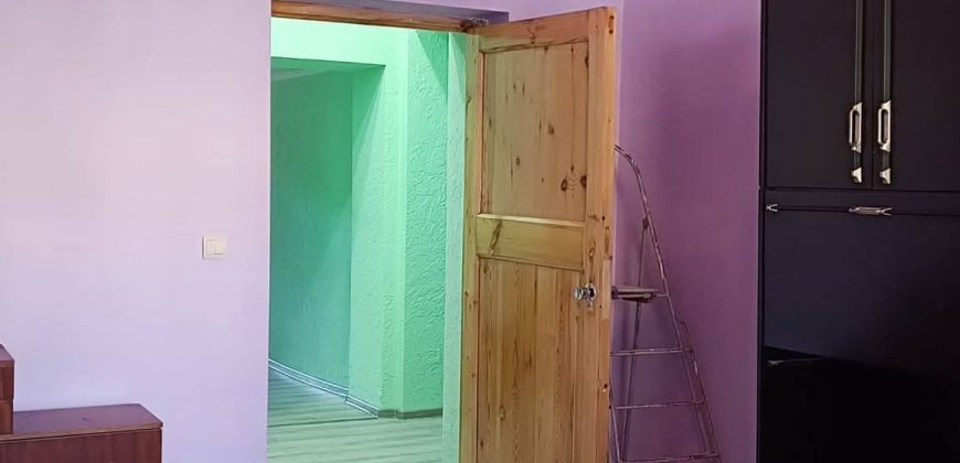 იყიდება 3 ოთახიანი ბინა გორში, კომბინატის დასახლებაში