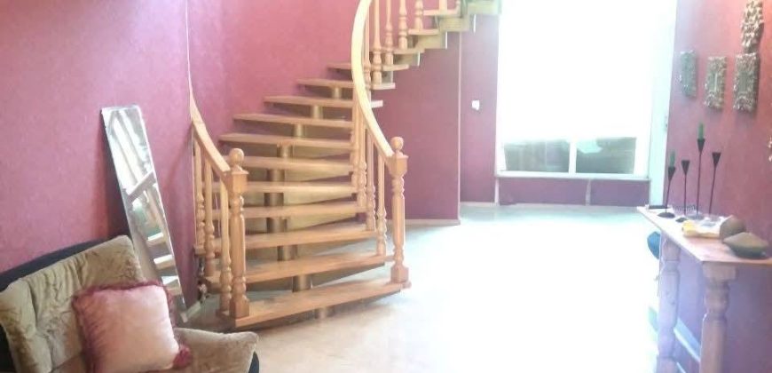 იყიდება საკუთარი სახლი ქ. გორის ცენტრში