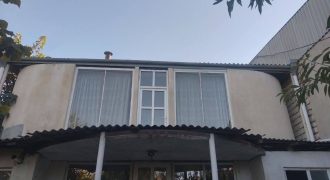 იყიდება საკუთარი სახლი ქ. გორის ცენტრში