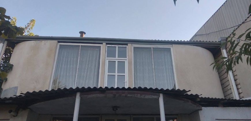 იყიდება საკუთარი სახლი ქ. გორის ცენტრში