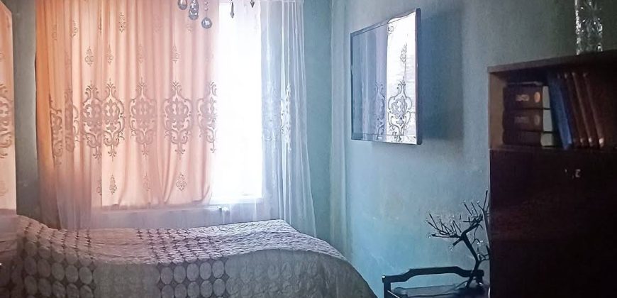 იყიდება 3 ოთახიანახევრიანი ბინა ქ. გორის ცენტრში