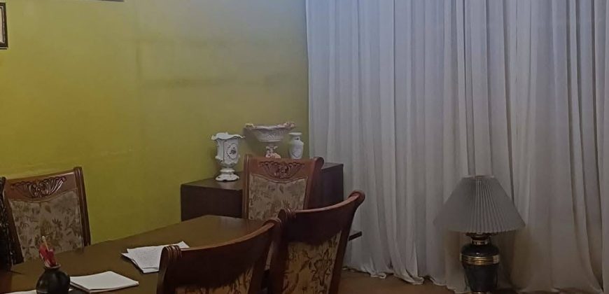 იყიდება 3 ოთახიანახევრიანი ბინა ქ. გორის ცენტრში