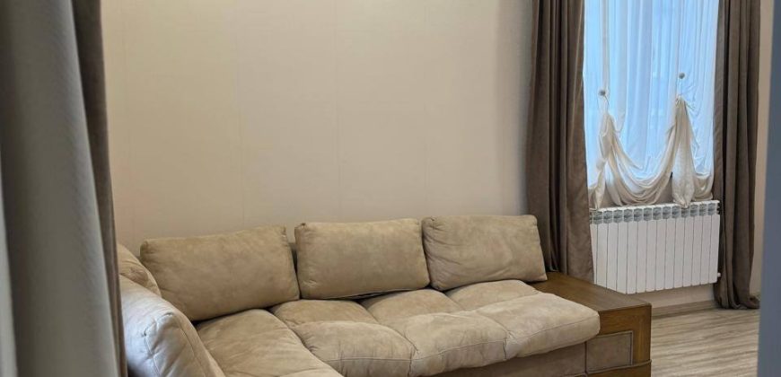 იყიდება 2 ოთახიანი ბინა ქ. გორის ცენტრში