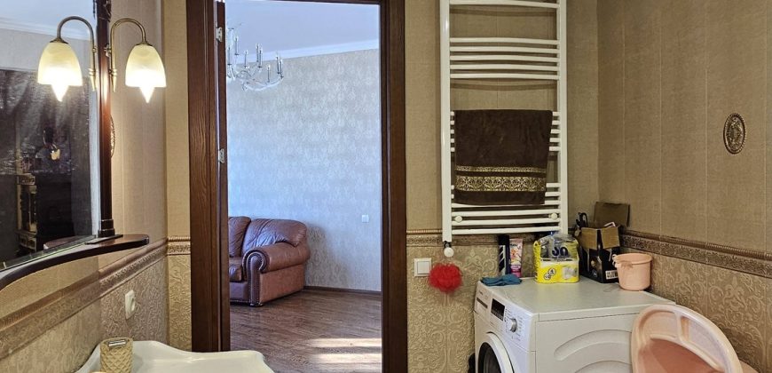 იყიდება 3 ოთახიანი ბინა ქ. გორის ცენტრში