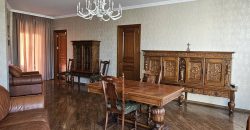 იყიდება 3 ოთახიანი ბინა ქ. გორის ცენტრში