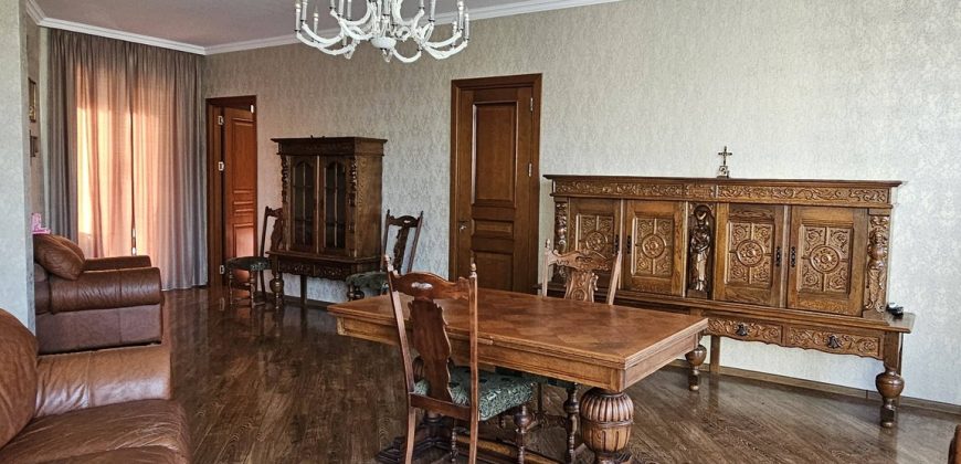 იყიდება 3 ოთახიანი ბინა ქ. გორის ცენტრში