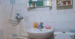 იყიდება 3 ოთახიანახევრიანი ბინა ქ. გორის ცენტრში