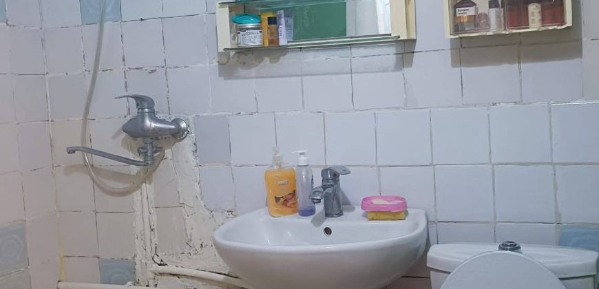 იყიდება 3 ოთახიანახევრიანი ბინა ქ. გორის ცენტრში