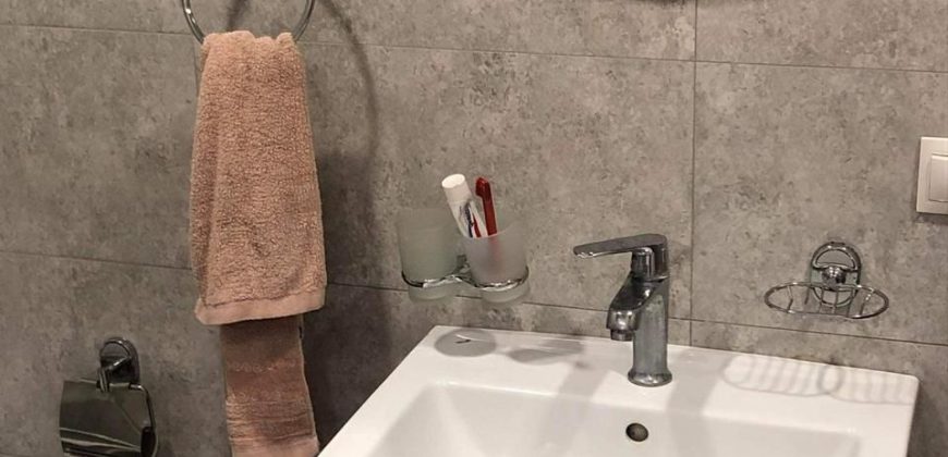 იყიდება 2 ოთახიანი ბინა ქ. გორის ცენტრში