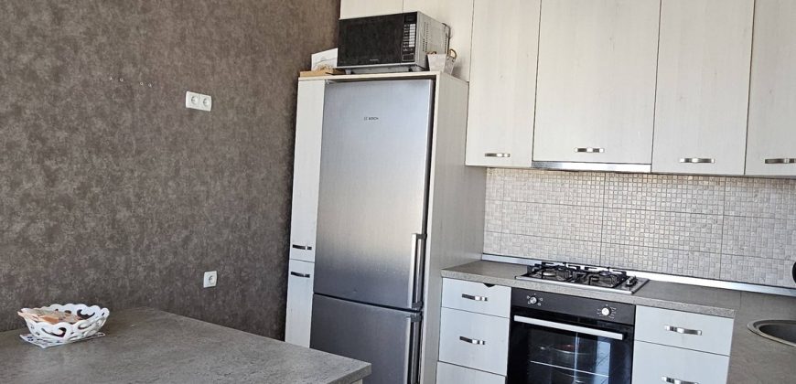 იყიდება 3 ოთახიანი ბინა ქ. გორის ცენტრში