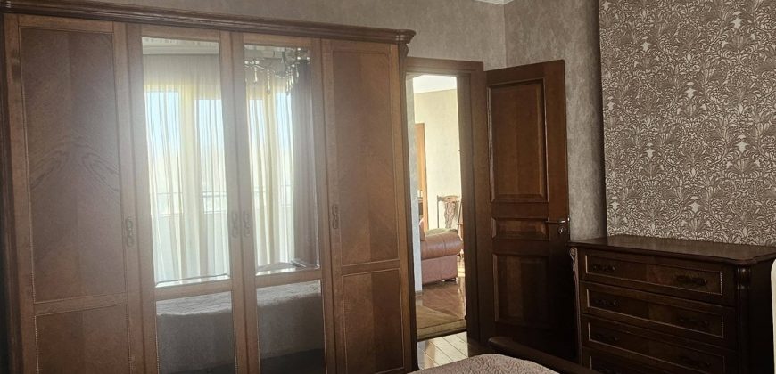 იყიდება 3 ოთახიანი ბინა ქ. გორის ცენტრში