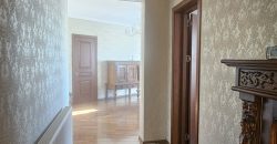 იყიდება 3 ოთახიანი ბინა ქ. გორის ცენტრში