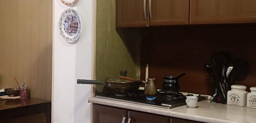 იყიდება 3 ოთახიანახევრიანი ბინა ქ. გორის ცენტრში