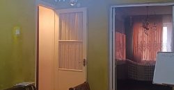 იყიდება 3 ოთახიანახევრიანი ბინა ქ. გორის ცენტრში