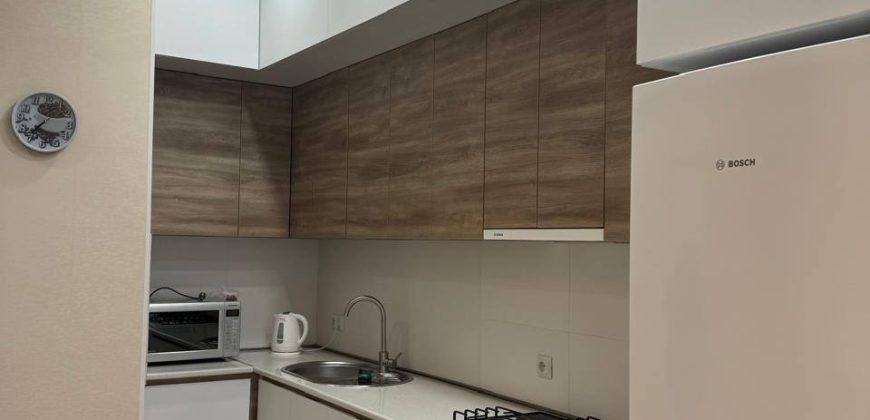 იყიდება 2 ოთახიანი ბინა ქ. გორის ცენტრში