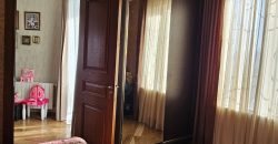 იყიდება 3 ოთახიანი ბინა ქ. გორის ცენტრში