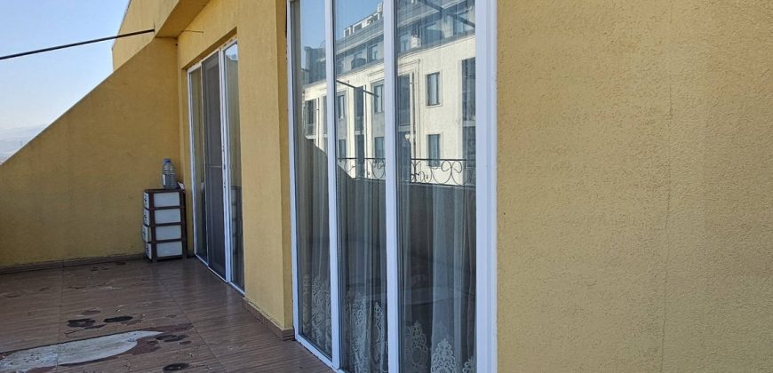 იყიდება 3 ოთახიანი ბინა ქ. გორის ცენტრში