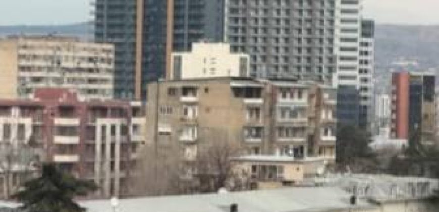 ქირავდება 3-ოთახიანი ბინა საბურთალოზე